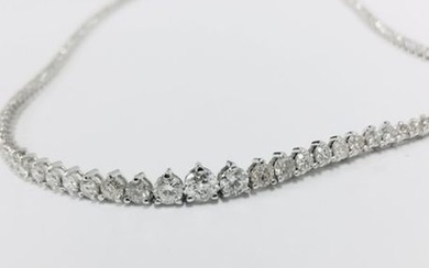 11.75ct Diamond tennis style necklace. 3 claw setting....