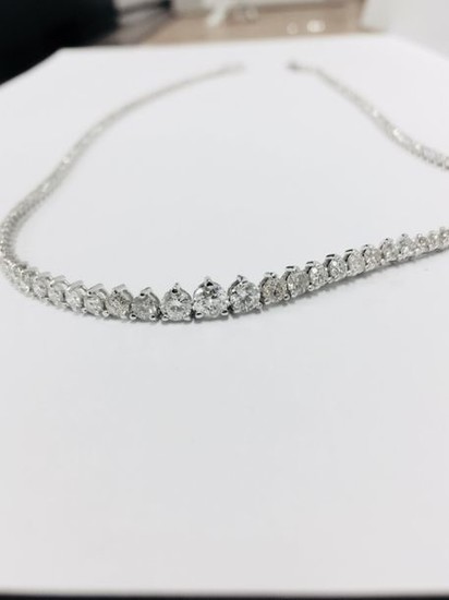 11.75ct Diamond tennis style necklace. 3 claw setting....