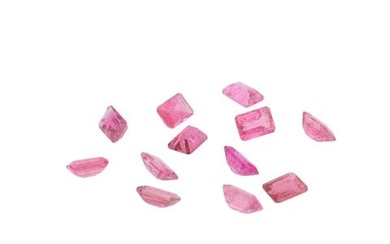 12 kalibrierte, rechteckig facettierte, rosa Turmaline von zus. ca. 7,4 ct