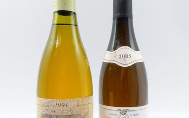 2 bouteilles 1 bt : CHASSAGNE MONTRACHET 2005 (blanc) 1er cru Clos Saint Jean. Paul Pillot (étiquette tachée)