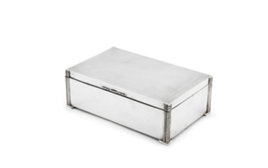 An Art Deco silver cigarette / cigar box