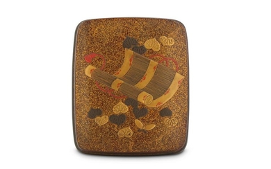 A JAPANESE GOLD LACQUER BOX AND COVER.