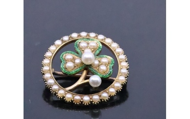 A 15ct gold antique seed pearl set brooch approx. 4.9 grams,...