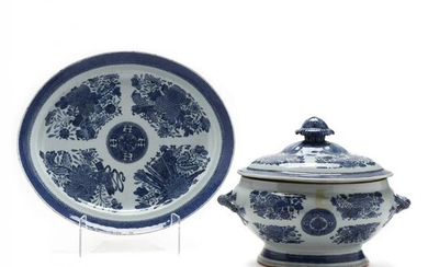 A Chinese Export Blue Fitzhugh Pattern Soup Tureen and