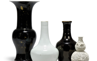 A GROUP OF FOUR CHINESE CERAMIC VASES, KANGXI PERIOD (1662-1722) AND LATER