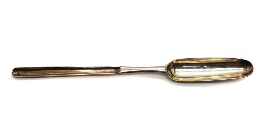 A George III silver marrow scoop