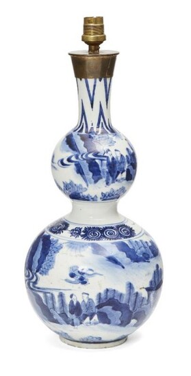A Japanese Arita porcelain double gourd vase,...