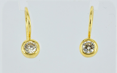 A PAIR OF DIAMOND AND 18CT GOLD EARRINGS