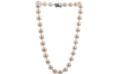 A PEARL AND TOPAZ NECKLACE