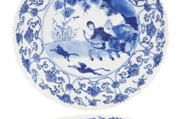 A Pair of Chinese Blue and White Porcelain "Hunt"