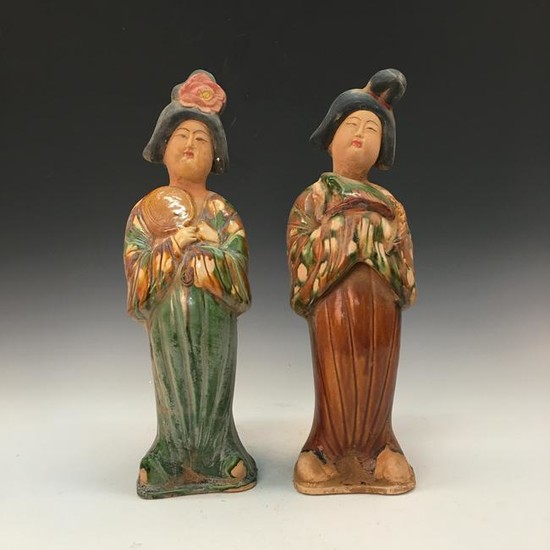 A Pair of Chinese Susancai Beauty Figures