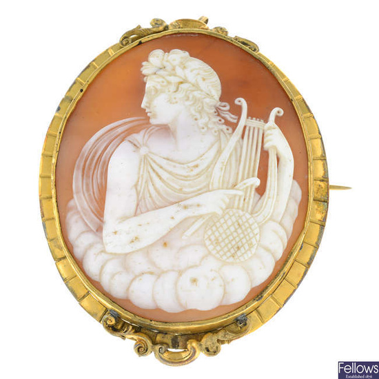 A Victorian shell cameo brooch, depicting Apollo.