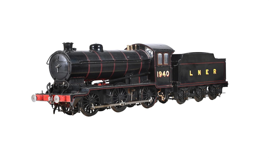 A WELL-ENGINEERED 5 INCH GAUGE MODEL OF A STRATFORD LIVE STEAM 0-6-0 TENDER LOCOMOTIVE NO 1940