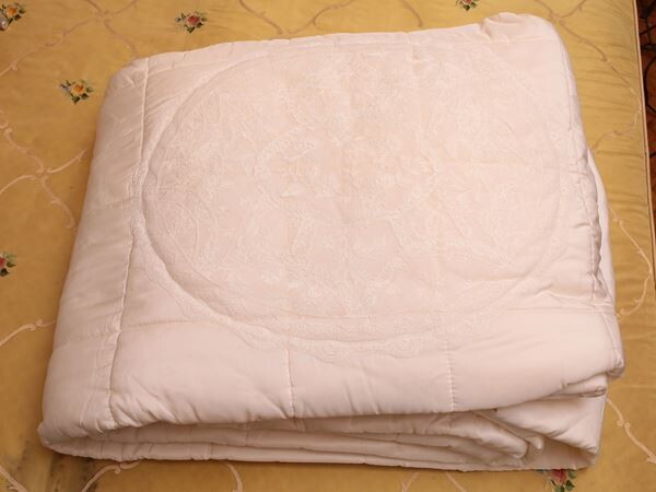 A double bed silk quilt