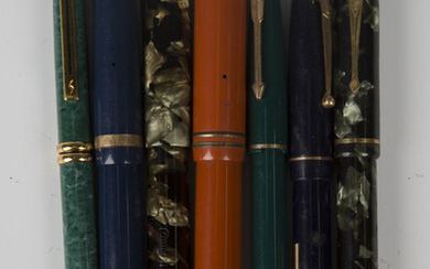 A group of fountain pens, including two Conway-Stewart pens, No. 240 and 286, two Parkers and a Swan