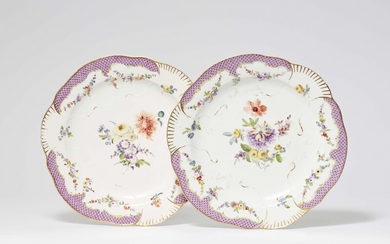 A pair of Meissen porcelain dinner plates from the "Schwerin Service"