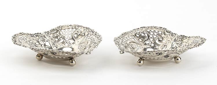 A pair of US sterling silver basket - Gorham Manufacturing...