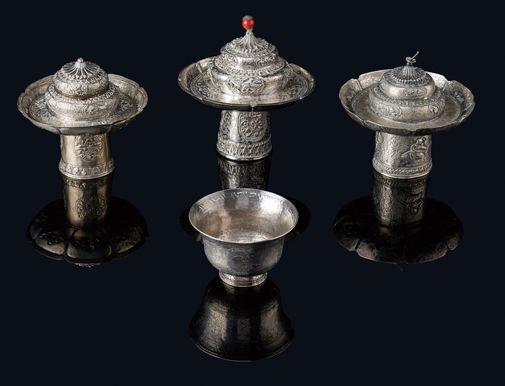 AN ASSORTED GROUP OF TIBETAN SILVER OBJECTS