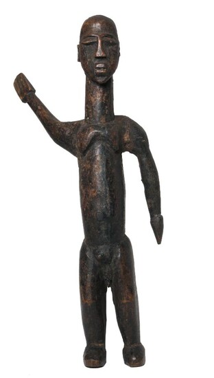Afrique. Statuette Bateba du peuple Lobi, Burkina Faso. Personnage masculin dont la pose reflète l'esthétique...