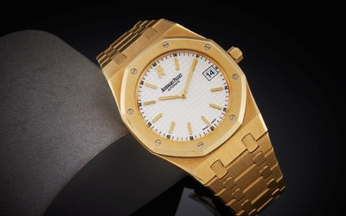 Audemars Piguet Reference 15202BA.OO.0944BA.01 Royal Oak | A yellow gold automatic wristwatch with date and bracelet, Circa 2003