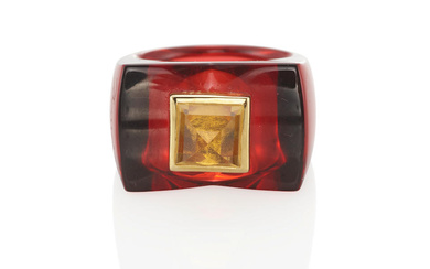 BACCARAT: A GOLD, CRYSTAL GLASS AND CITRINE RING