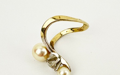 Bague duchesse en or 18k (750e) rhodié, ornée de 2 perles de culture d'environ 6...