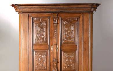 Baroque cabinet, probably Palatinate, around 1760, solid oak, wide projecting...