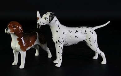 Beswick Dalmatian figure (H14cm L20.5cm) together with a Beswick Beagle figure (H13.5cm L15cm)