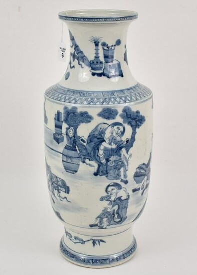 CHINESE BLUE & WHITE PORCELAIN VASE with 6 character