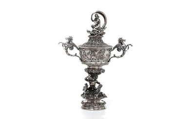 CONTINENTAL SILVER CLASSICAL COVERED URN, 3,893g