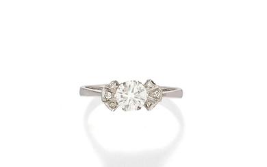 DIAMOND RING in 18K white gold with a brilliant-cut...