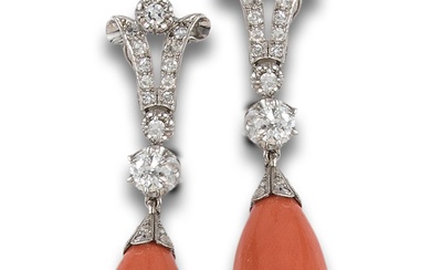 EARRINGS IN WHITE GOLD, DIAMONDS AND CORAL