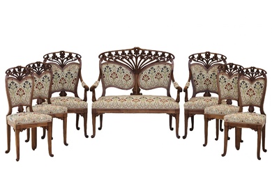 Ensemble de meubles en noyer de style Art Nouveau. Se compose de 7 parties :...