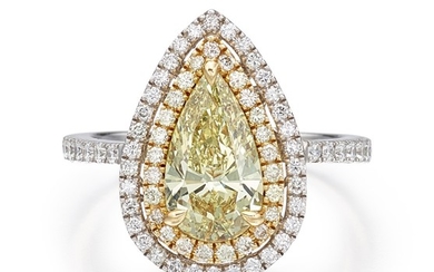 FANCY YELLOW DIAMOND AND DIAMOND RING | 2.09卡拉 梨形 彩黃色 VVS1淨度 鑽石 配 鑽石 戒指