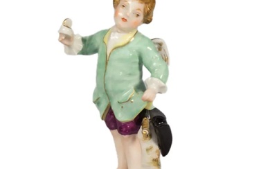 Figurine en porcelaine "Cherubin à un rendez-vous". Demontre la pastorale ironique d&39;un cherubin languissant à...