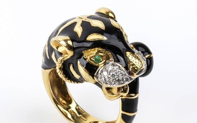 Gold, emerald, enamel panther and diamonds ring - by LEGNAZZI, VALENZA18k yellow gold, panther head...