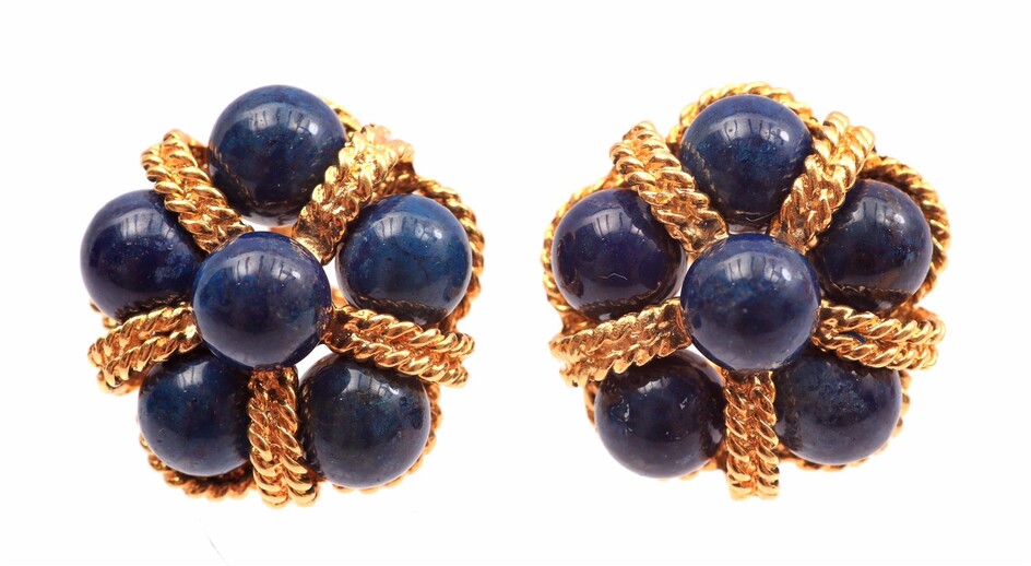 (-), Gold fantasy stud earrings, 18 krt., set...