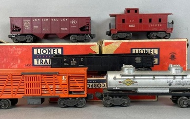 Group of 5 Lionel O Scale Train Cars