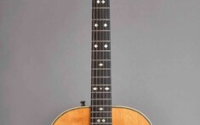 Guitare, "Ovation", modèle no 1763, Classik, devant 2 fines fentes de cheveux, longueur 100 cm...