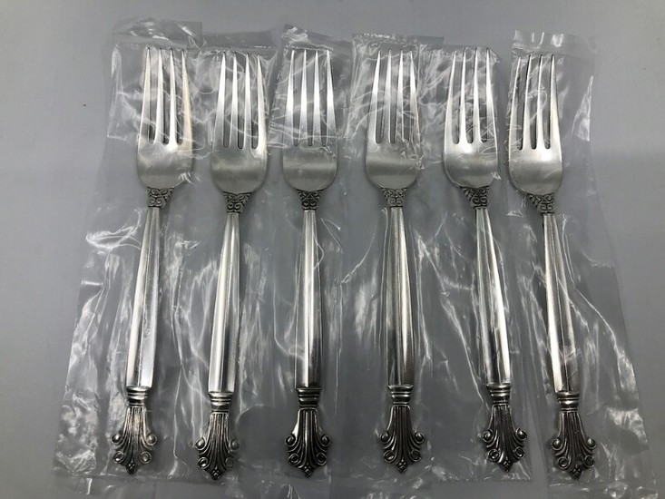 Johan Rohde: “Acanthus”. Six sterling silver dinner forks. Georg Jensen after 1944. Total weight 300 g. L. 18.2 cm. (6)