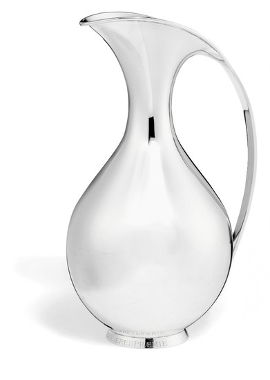 Kay Fisker: A large sterling silver pitcher. Made and marked by A. Michelsen, 1,5 L. Weight 800 g. H. 26.7 cm.