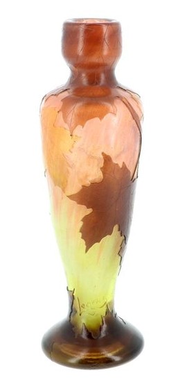 LEGRAS Vase en verre multicouches à décor…