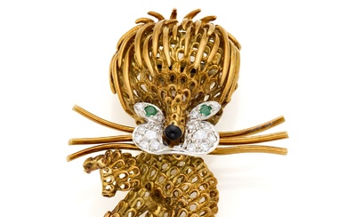 LUNATI Broche en or bicolore en forme de lion diamanté, émeraudes pour les yeux, détails...