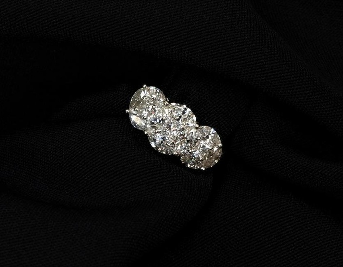 Lady's 18K Gold & Diamond Cluster Ring