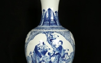 Large Chinese Blue and White Decorated Vase