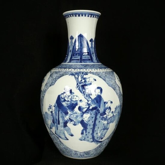 Large Chinese Blue and White Decorated Vase
