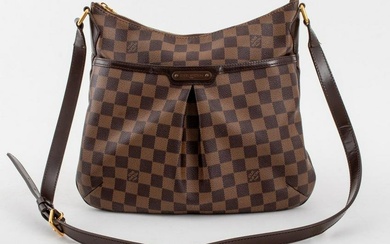 Louis Vuitton Bloomsbury cross-body handbag with checkerboard print, front pocket with magnetic
