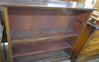 MAHOGANY OPEN BOOKCASE WITH SHELVES, LENGTH 122CM