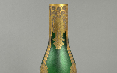 MONTJOYE, attribué à – Grand vase de forme balustre à long col en verre épais à…