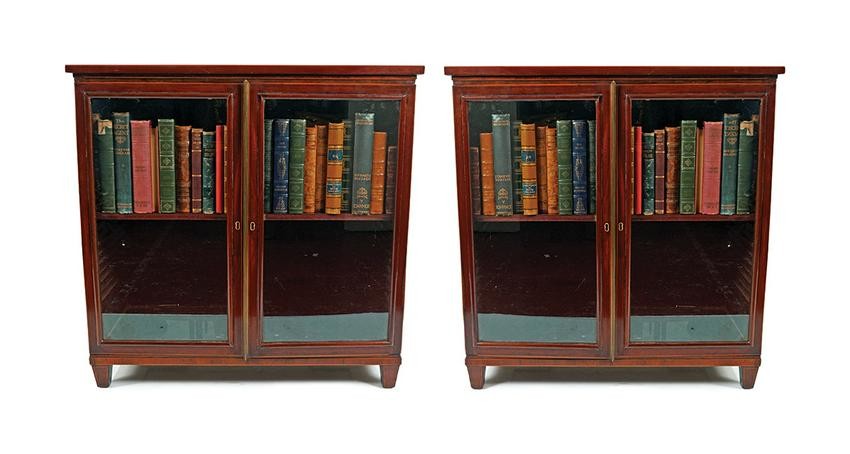 PAIR OF REGENCY PERIOD MAHOGANY LOW BOOKCASES